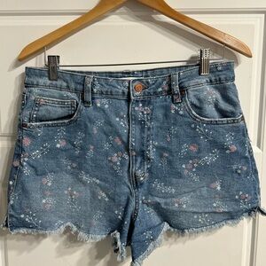 Celebrity Pink flower shorts 🌸